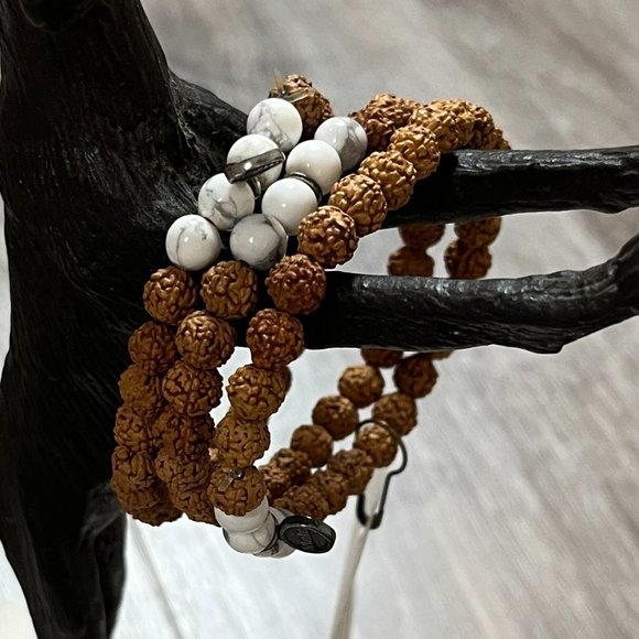 MALA COLLECTIVE • Peace Bracelet • Howlite, Rudraksha and Silver - Picture 4 of 8
